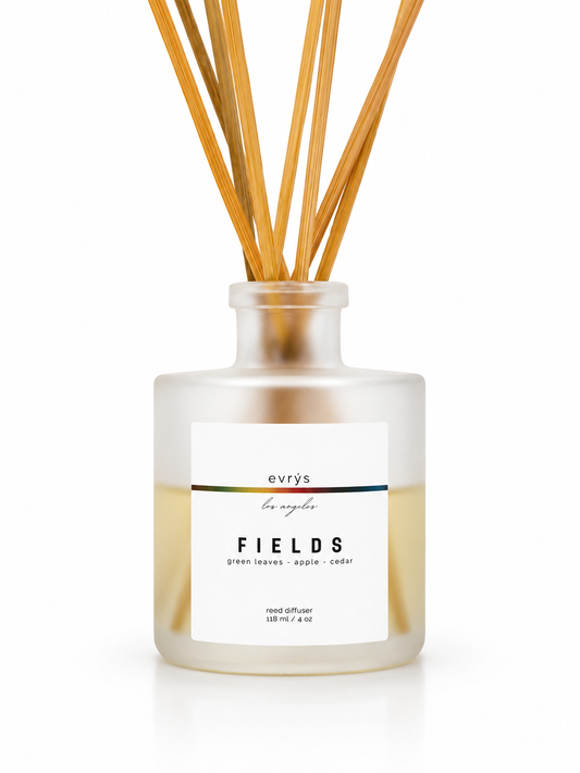 evrys Fields diffuser with natural reeds on a white background